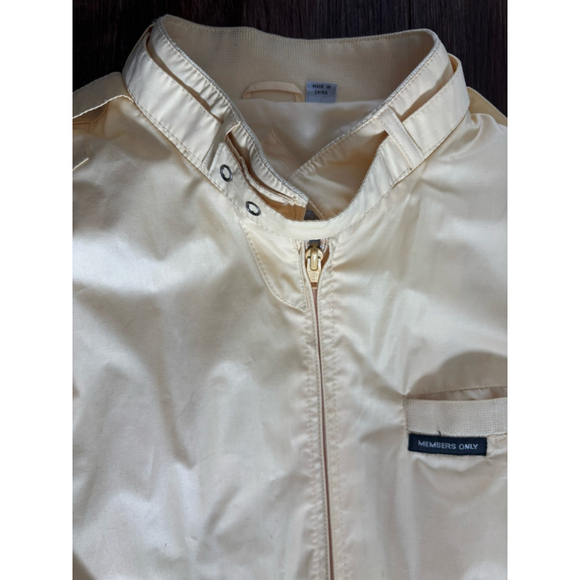 Vintage Members Only Yellow Racer Jacket Adults Size 42 Zip Up - Picture 4 of 10